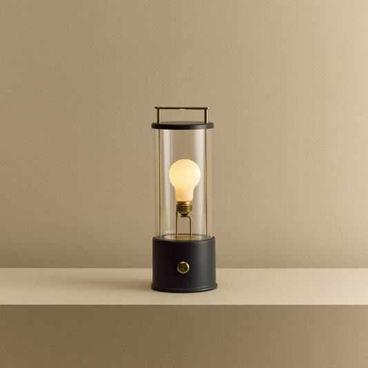 Portable Table Lamp in Hackles Black