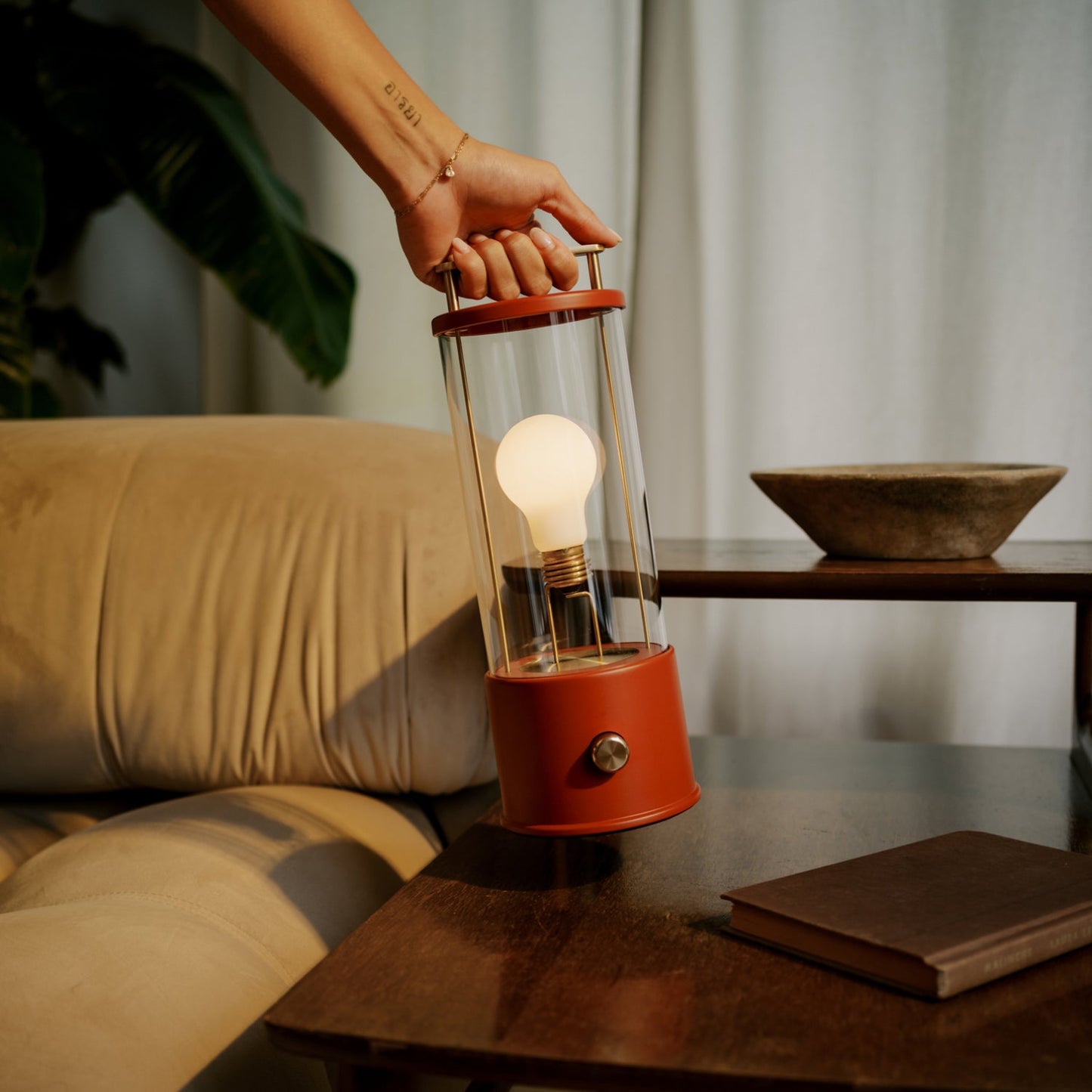 MinoLume The Muse 2.0 Portable Lamp Pomona Red