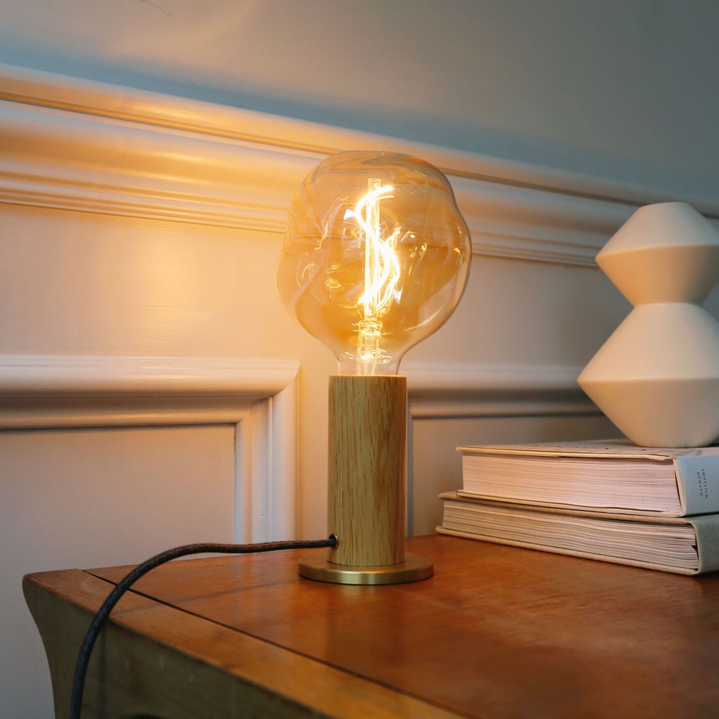 MinoLume Knuckle Table Lamp in Oak + Voronoi I Set of 2