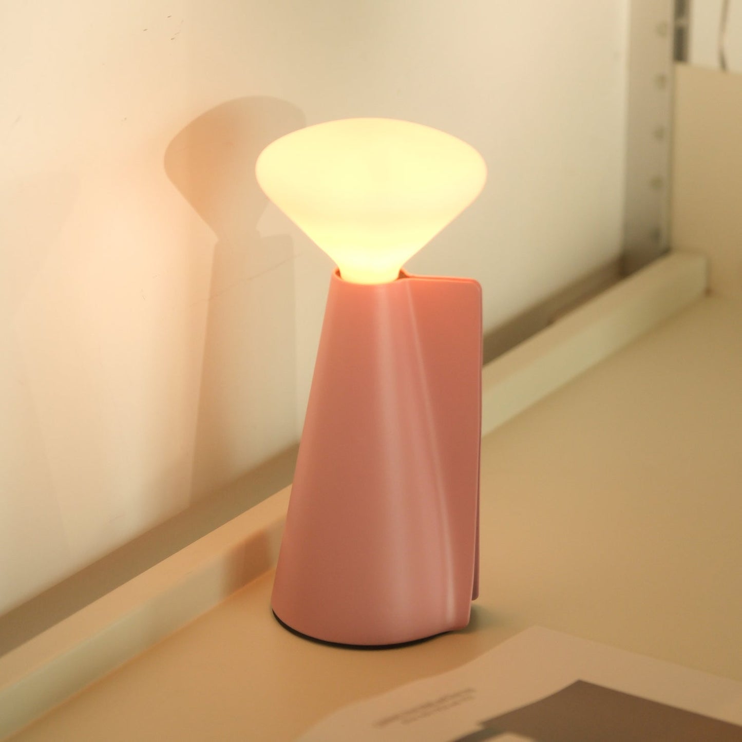 MinoLume Portable LED Lamp ¨C Peony Pink