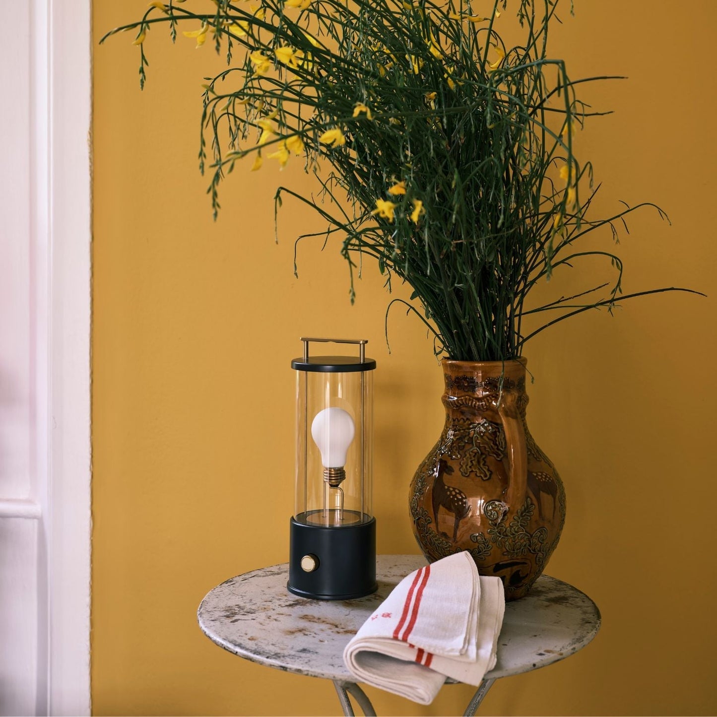 MinoLume The Muse Portable Lamp ¨C Hackles Black