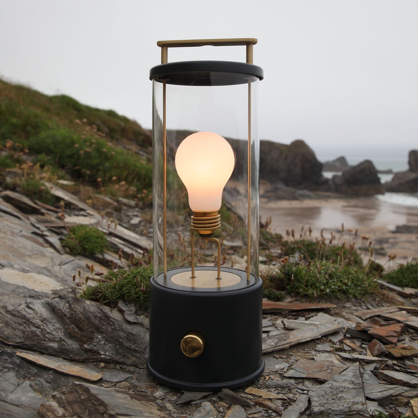 MinoLume The Muse Portable Lamp ¨C Hackles Black