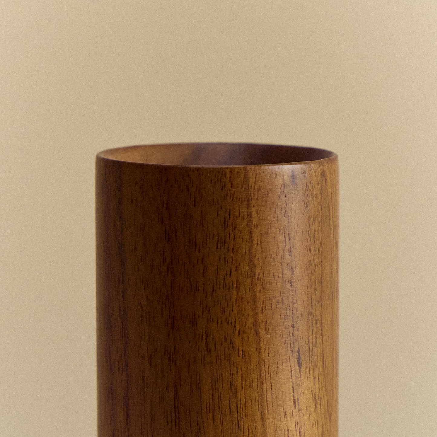 Knuckle Table Lamp in Walnut + Oval Dim to Warm