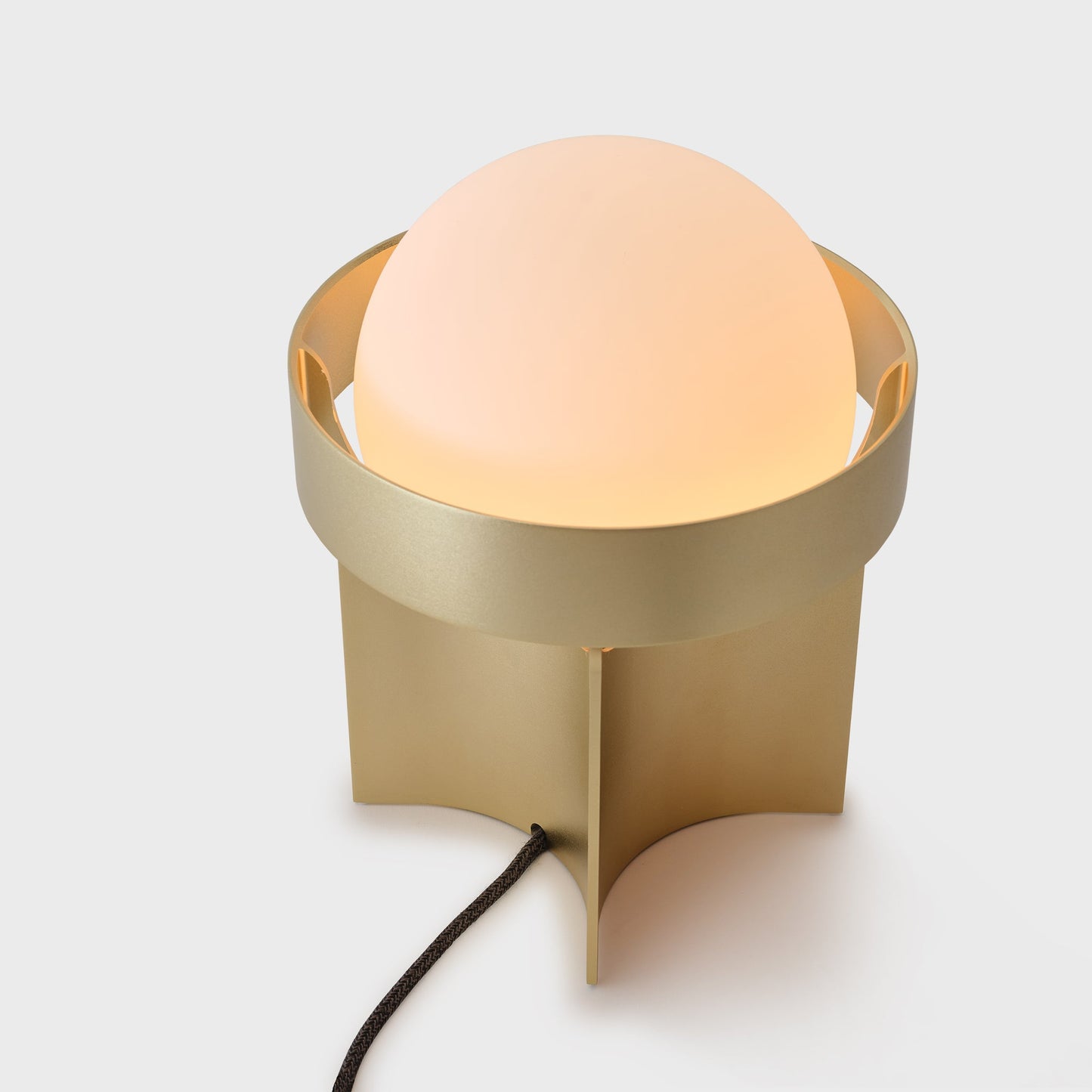 MinoLume Loop Table Lamp in Gold with Sphere IV LED Bulb