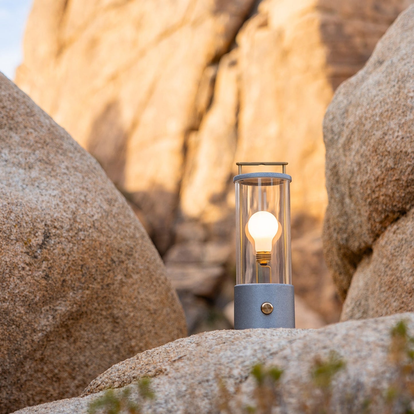 MinoLume Portable LED Lantern, IP65 Water-Resistant, Dim-to-Warm, Shatter-Resistant Acrylic, 30Hr Battery (Raw Aluminium)
