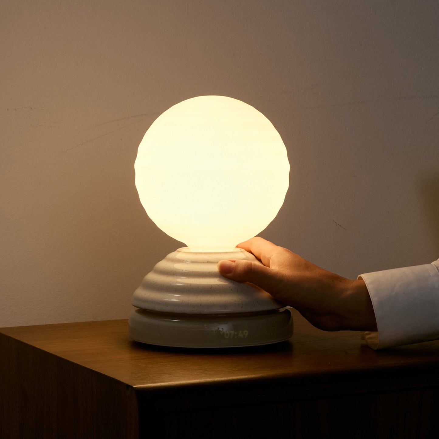 MinoLume Wake Sleep Light in Pebble White