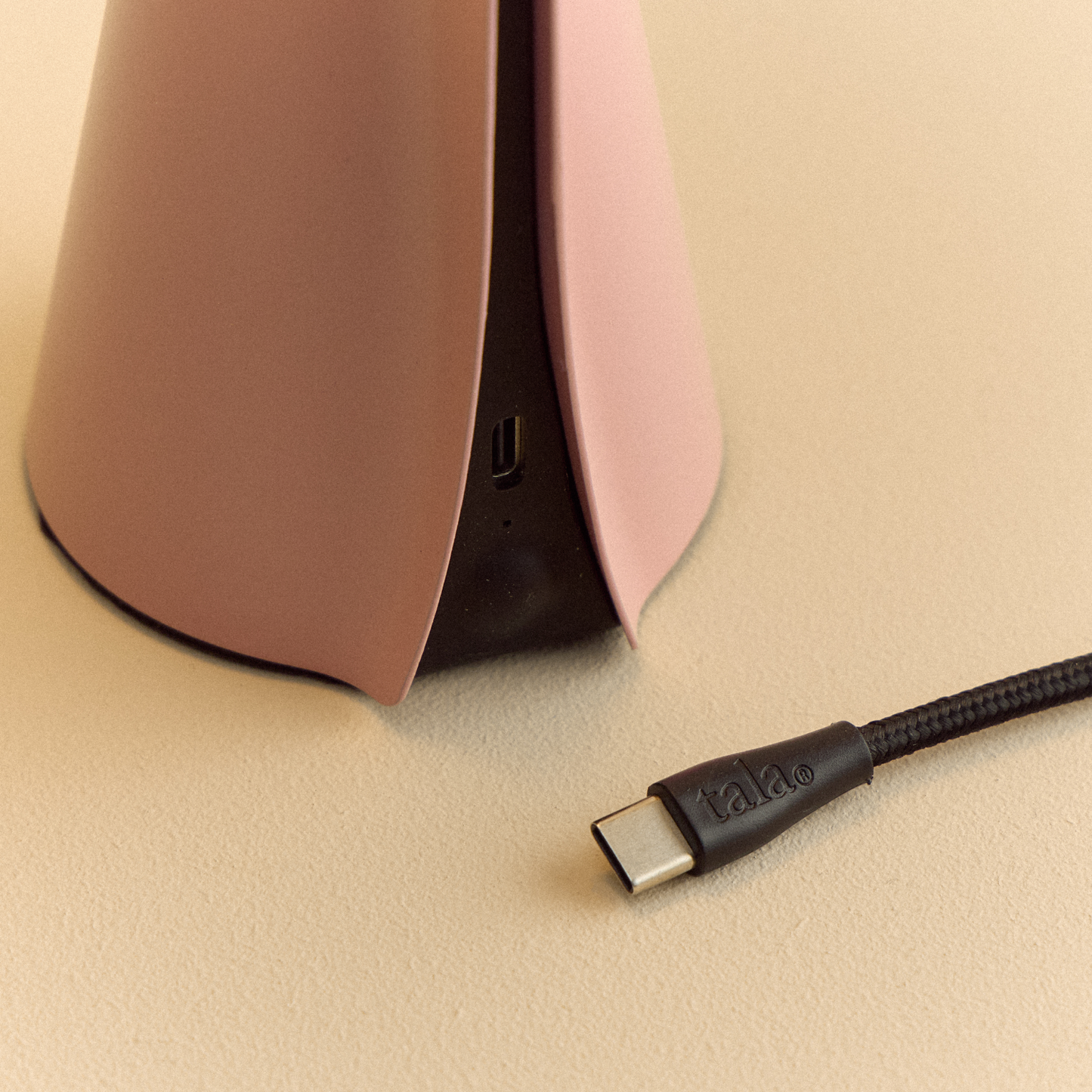 MinoLume Portable LED Lamp ¨C Peony Pink