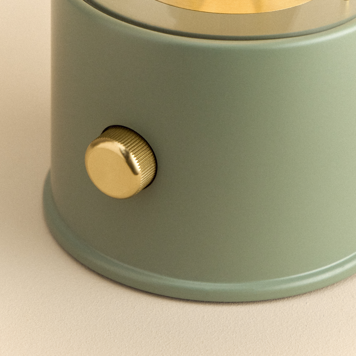 MinoLume Muse 2.0 Portable Lantern ¨C Pleasure Garden Green