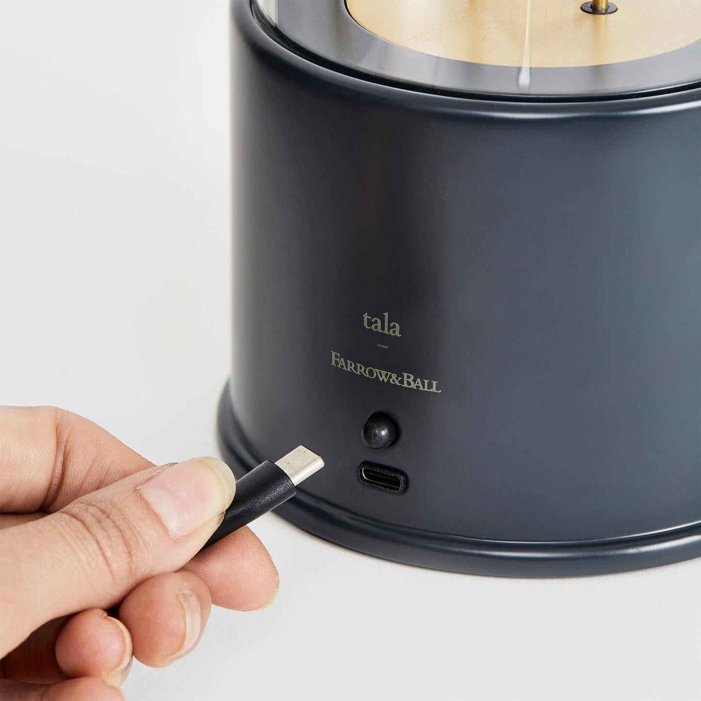 MinoLume The Muse Portable Lamp ¨C Hackles Black