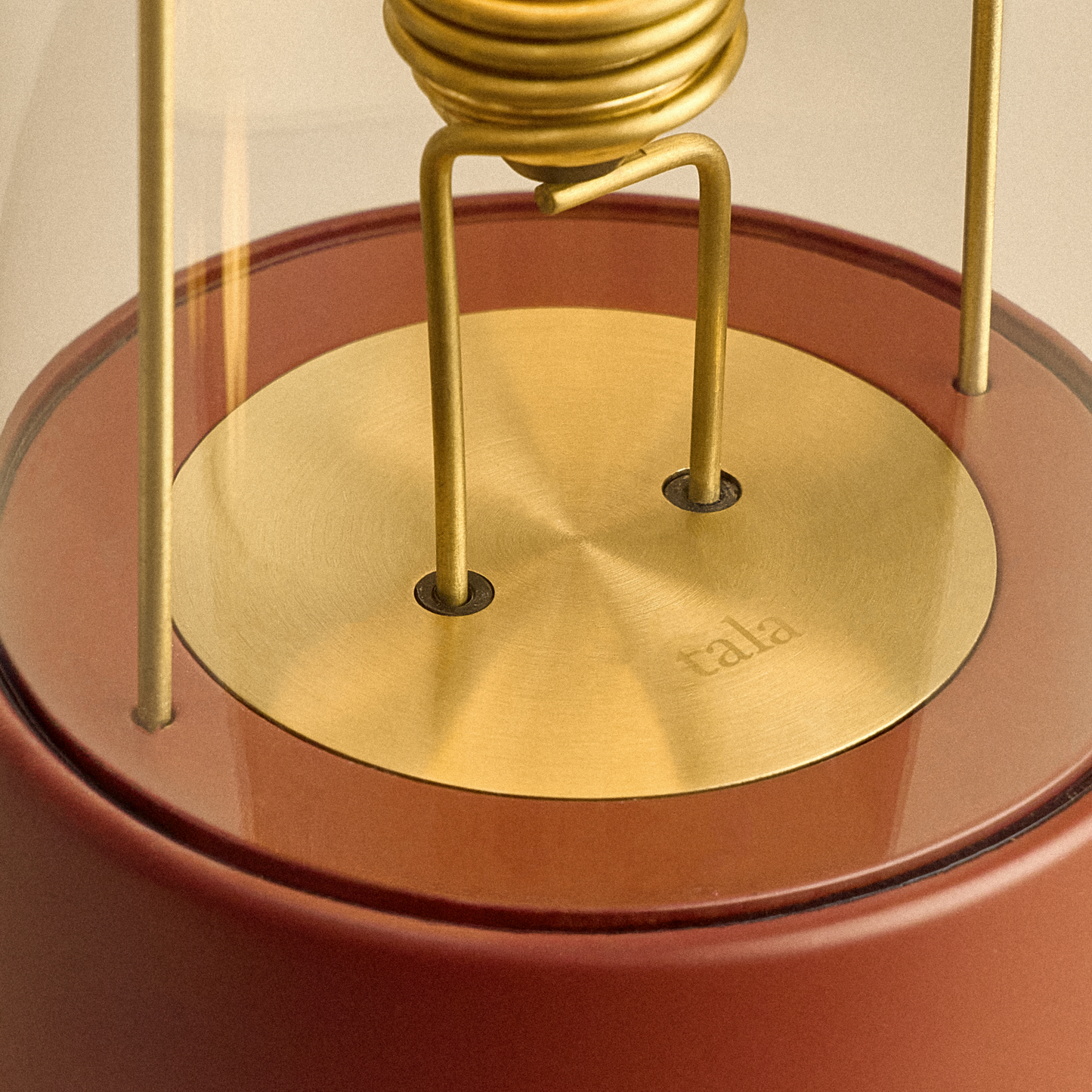 MinoLume The Muse 2.0 Portable Lamp Pomona Red